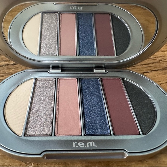 NEW IN BOX r.e.m. Midnight Shadows Eyeshadow Palette ~ Midnight Snack rem - Picture 12 of 14